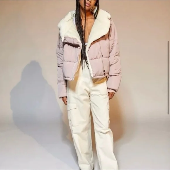 HOT DEAL! BDG sherpa lining puffer jacket, blush pink, cropped, size S - Picture 7 of 17